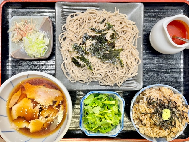 つけ蕎麦小 カツオの華付き