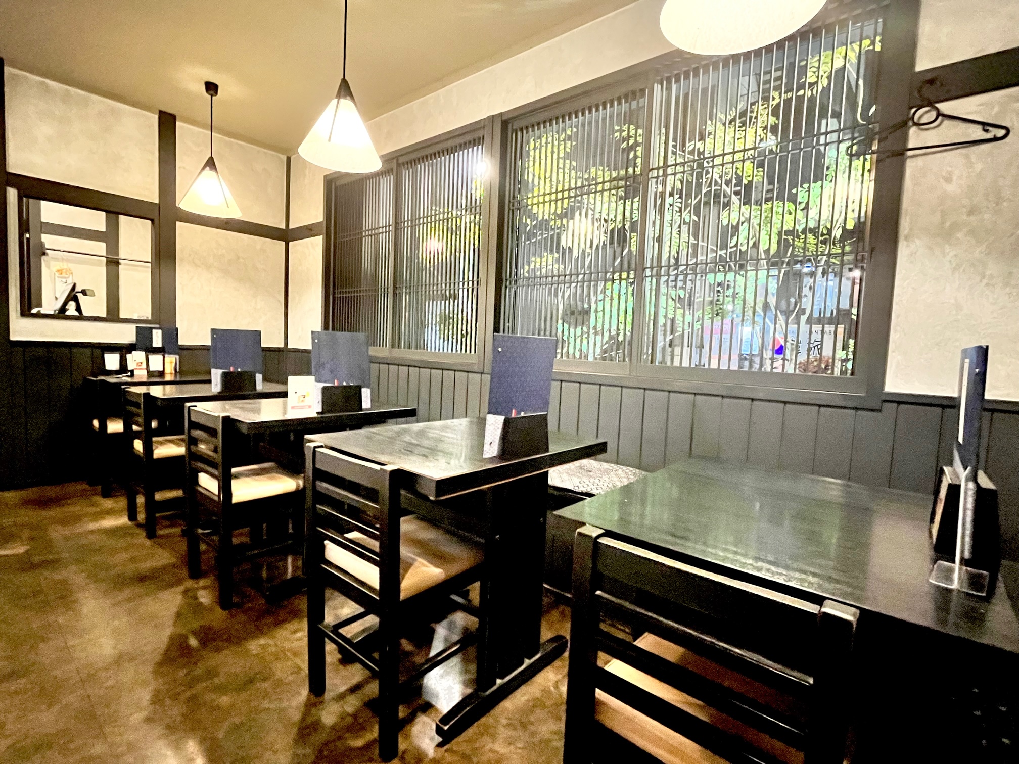 静岡市鷹匠にある創作居酒屋「ななは」は個室 宴会が人気｜創業以来29年の名物、秘伝ダレの手羽先で有名。｜桜エビ、シラスの駿河湾の幸や静岡名物黒はんぺんなど、美味しい創作料理とお酒を楽しめるお店。