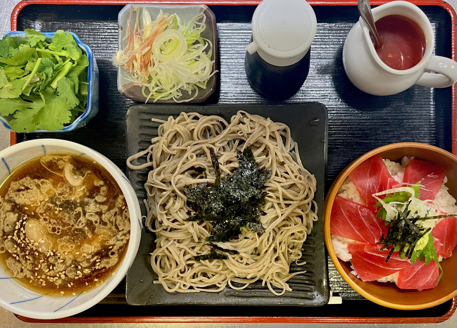 つけ肉マグロ丼