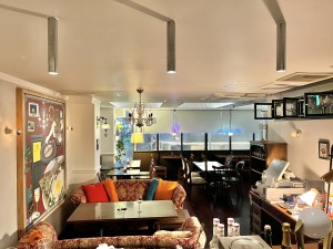 カウンターから店内