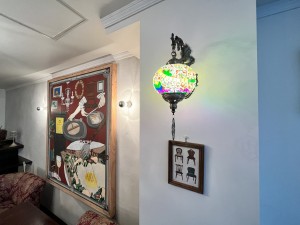 トルコランプとソファー絵