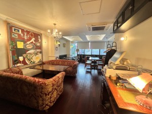 入口から店内