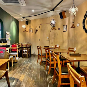 店内入口から